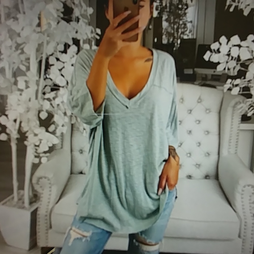 Comfy V-Neck Tee from @itselaine